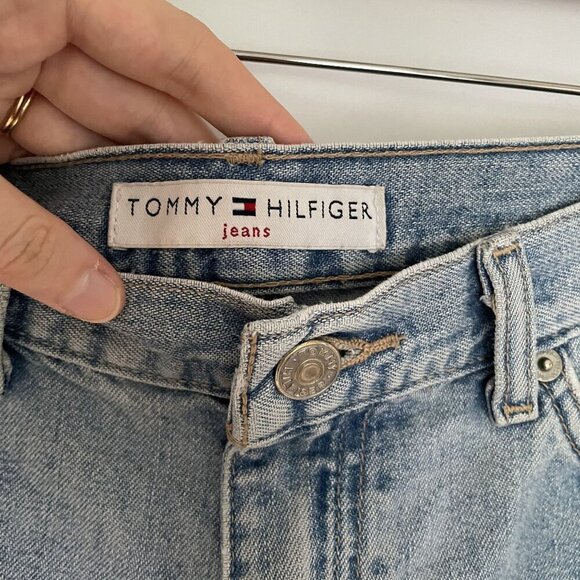 Tommy Hilfiger Denim High-Waisted Womens Jean Shorts Size 8 15.5 Inseam 4 - Picture 4 of 7